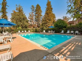 19109 Vineyard Ln, Saratoga, CA 95070