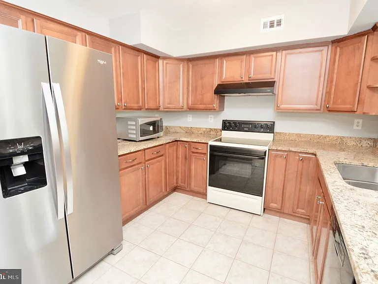 340 Woodlake Dr — Photo 9