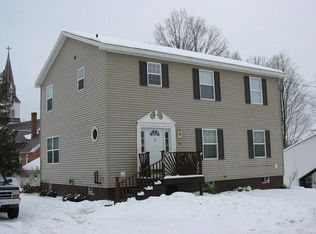 8 West St, Granville, NY 12832