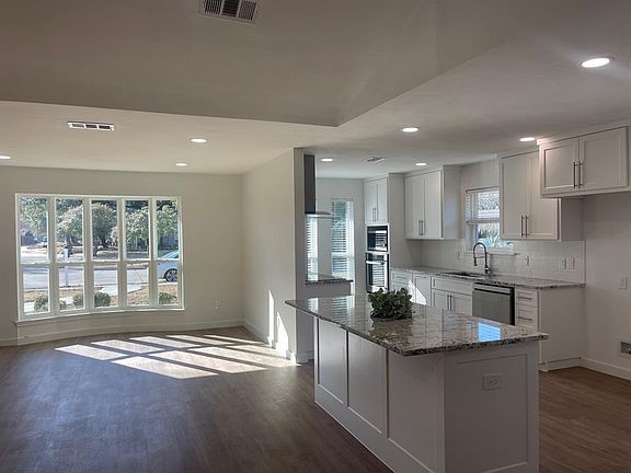 2nd image of 2801 Glencliff Dr