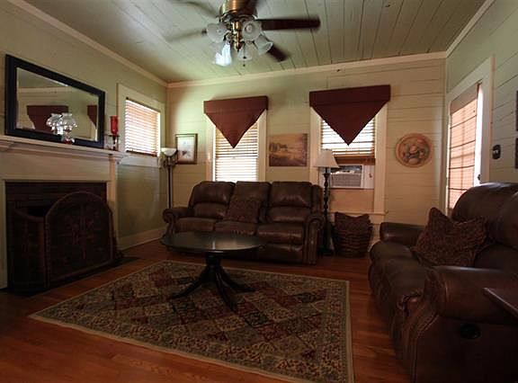 4th image of 840 Roosevelt Dr