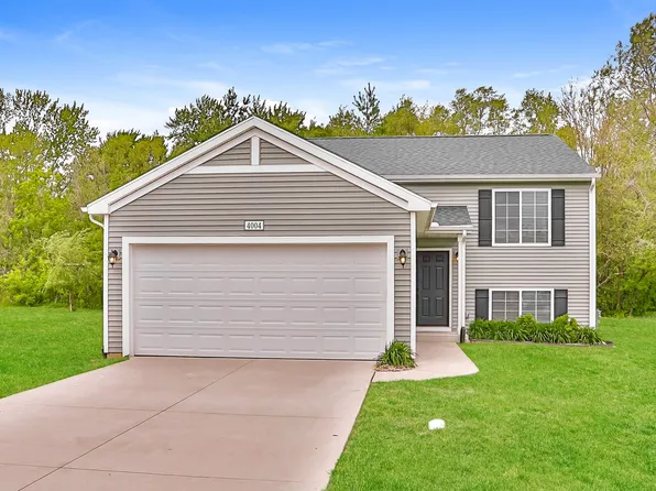 4004 Sumner Dr, Watervliet, MI 49098
