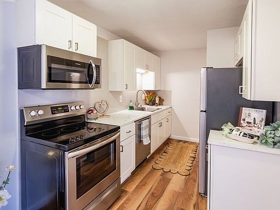2nd image of 207 Samoset St APT A18
