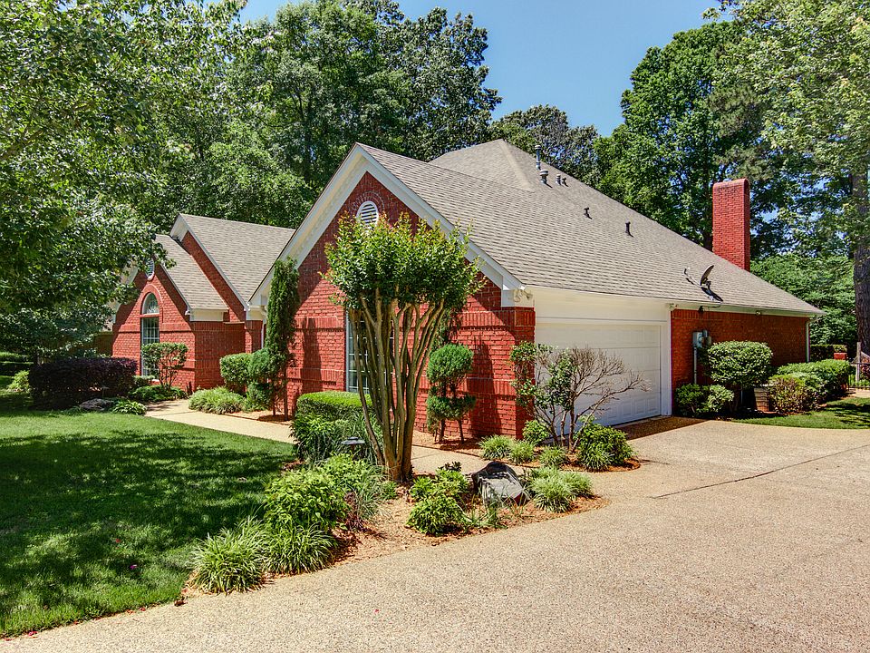 1st image of 28 Knotty Pine Pl