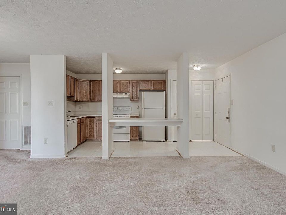 2nd image of 2112 Whitehall Rd Unit 1A
