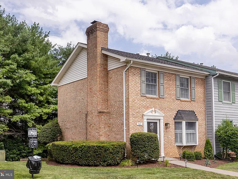 501 Tudor Dr — Photo 32