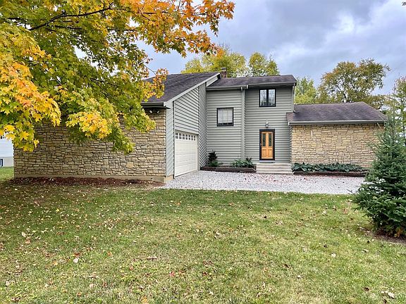 2nd image of 3925 Autumn Way Dr