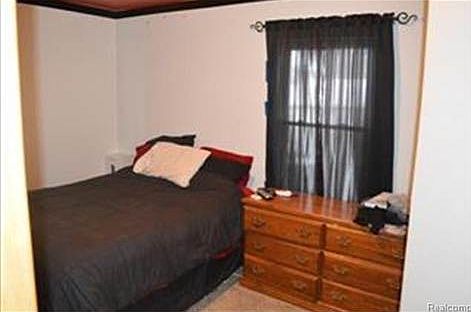 4th image of 30398 W Huron River Dr
