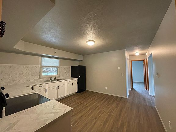 2nd image of 402 Kennedy Dr #3B