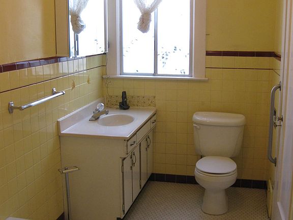 3rd image of 270 San Benito Way