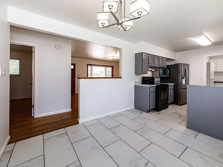 129 Ely St — Photo 22