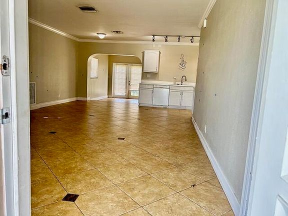4th image of 1912 NW 38th Street