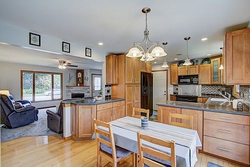 5th image of W198N16528 Linden Dr