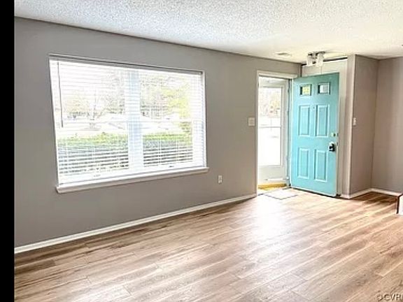 3rd image of 9740 Springfield Woods Cir