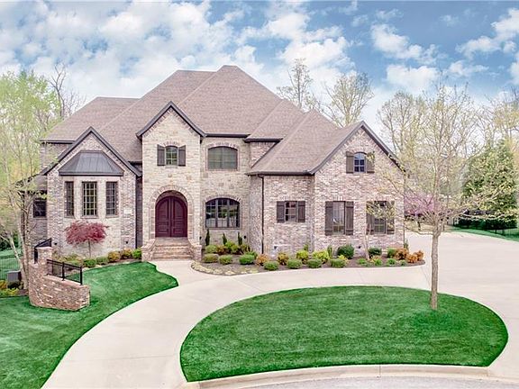2nd image of 17 S Shetland Ln