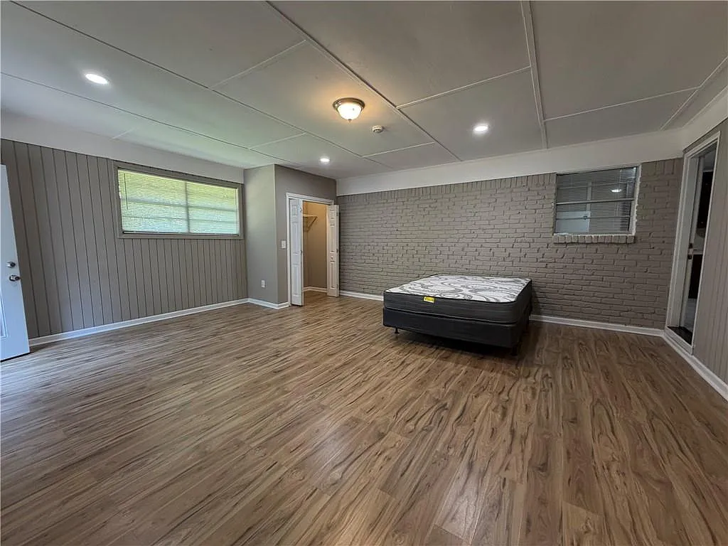 1 bed, 1.0 bath, 585 sqft, $1,200 — Photo 3