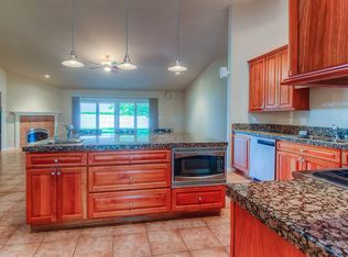 711 Country Club Dr, Yakima, WA