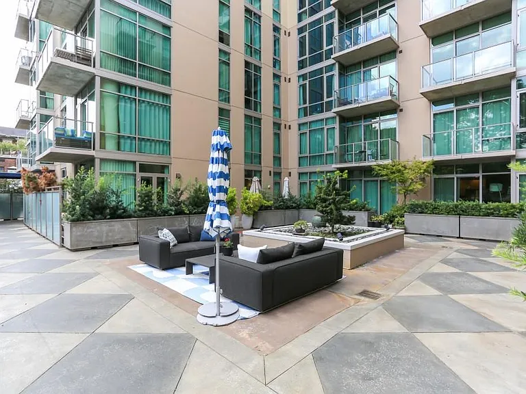 905 Juniper St NE #403 — Photo 17