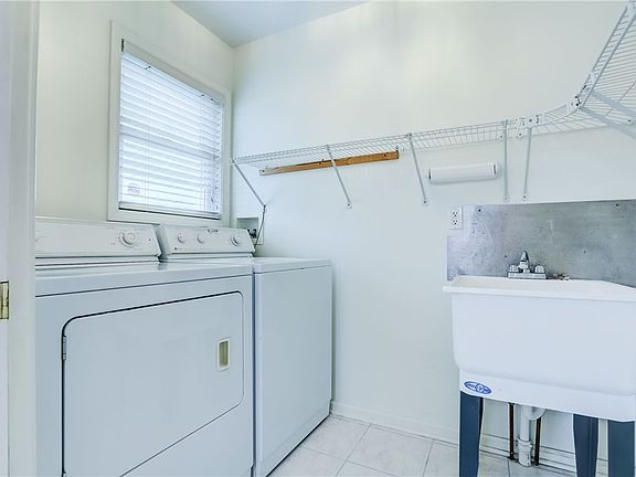 5th image of 1168 Channing Woods Dr