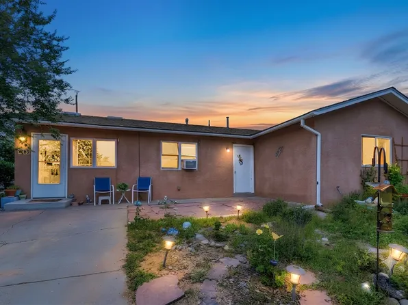 63 Isleta Dr, White Rock, NM 87547