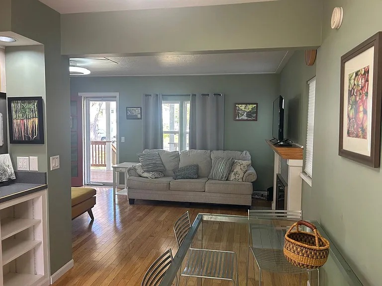 107 Smith St — Photo 6
