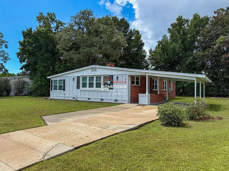 1815 Hallmark Dr — Photo 2