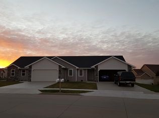 3315 Ridgecrest Ln, Kaukauna, WI 54130