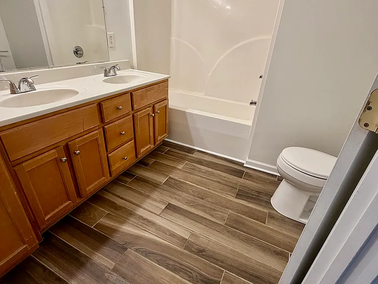 2356 Grovers Mill Ct SE — Photo 8