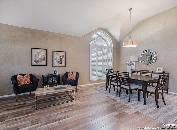 3rd image of 14927 Gateview Dr