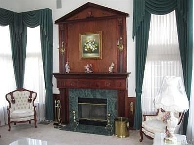 3rd image of 2121 Hillridge Dr