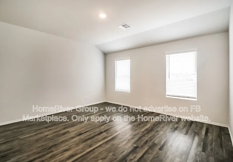 3119 Valley Dr — Photo 3