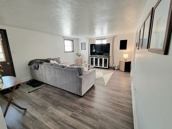 4th image of 101 S 3rd St #4