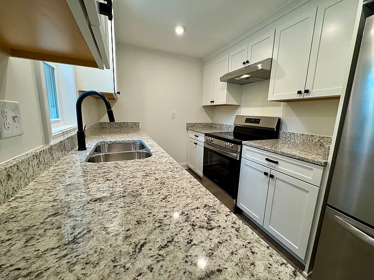 223 Smith Street — Photo 6