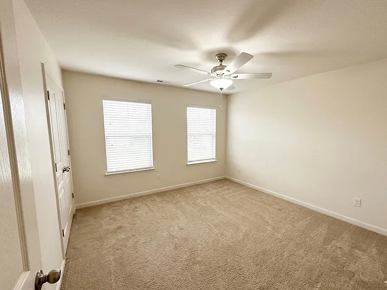 2128 Bellflower Way — Photo 17