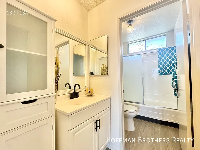 18545 Burbank Blvd #20 — Photo 9