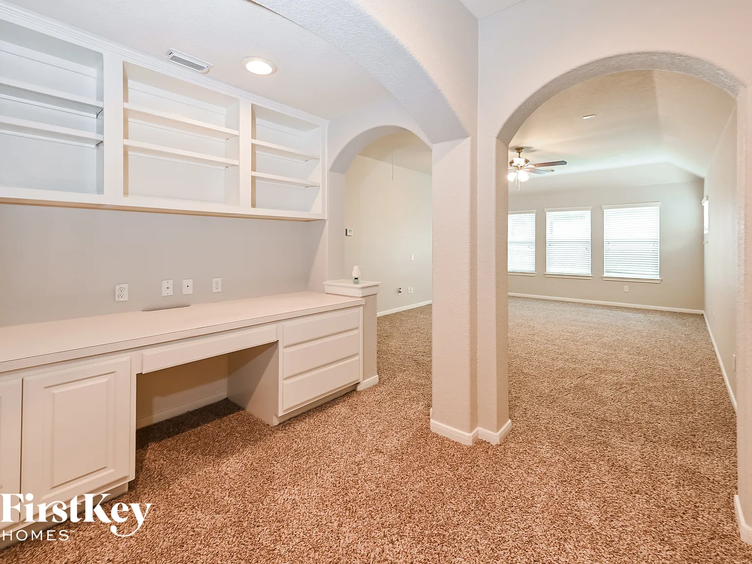 4 bed, 3.5 bath, 3690 sqft, $3,030 — Photo 2