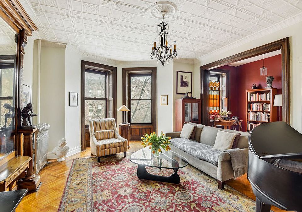 1st image of 273 6th Ave APT 3