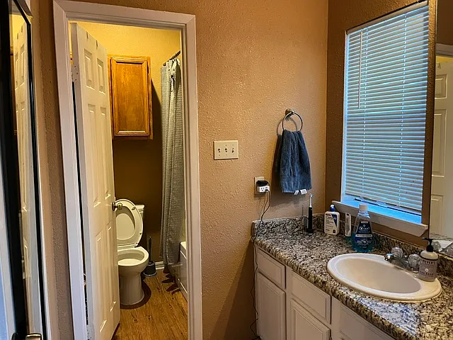 2901 San Jacinto Blvd #301 — Photo 2