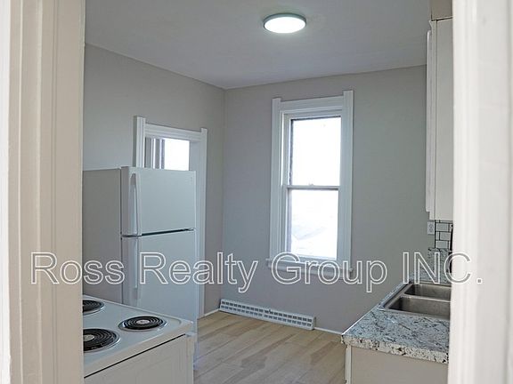 2nd image of 1148 Earl St
