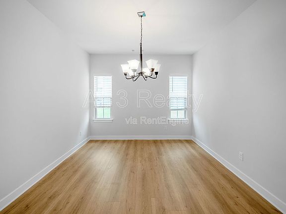 4th image of 533 Daffodil Ln