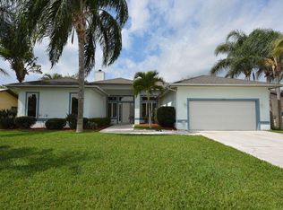 432 SE Seabreeze Ln, Port Saint Lucie, FL 34953