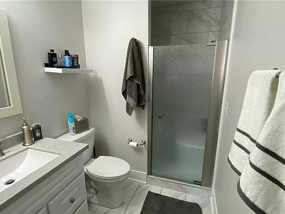 4th image of 4625 Woodland Ave Unit 6