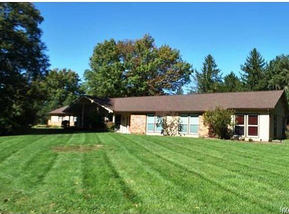 3rd image of 619 Chamblee Ln