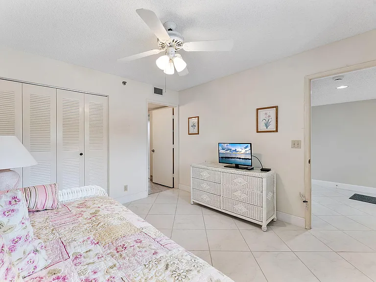 7260 Kinghurst Dr #205 — Photo 18