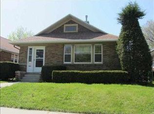 609 Walnut St, Cedar Falls, IA 50613