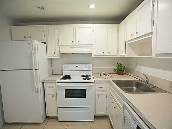 3rd image of 8335 SW 72nd Ave APT 316D