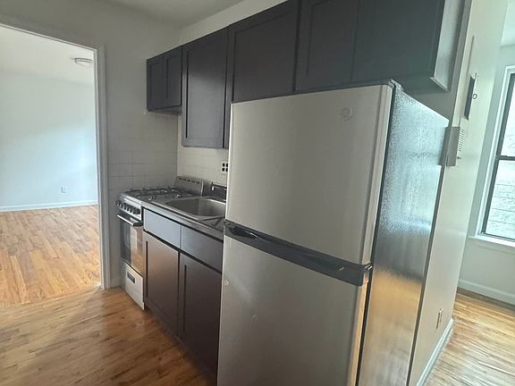 2nd image of 124 E 107th St APT 17