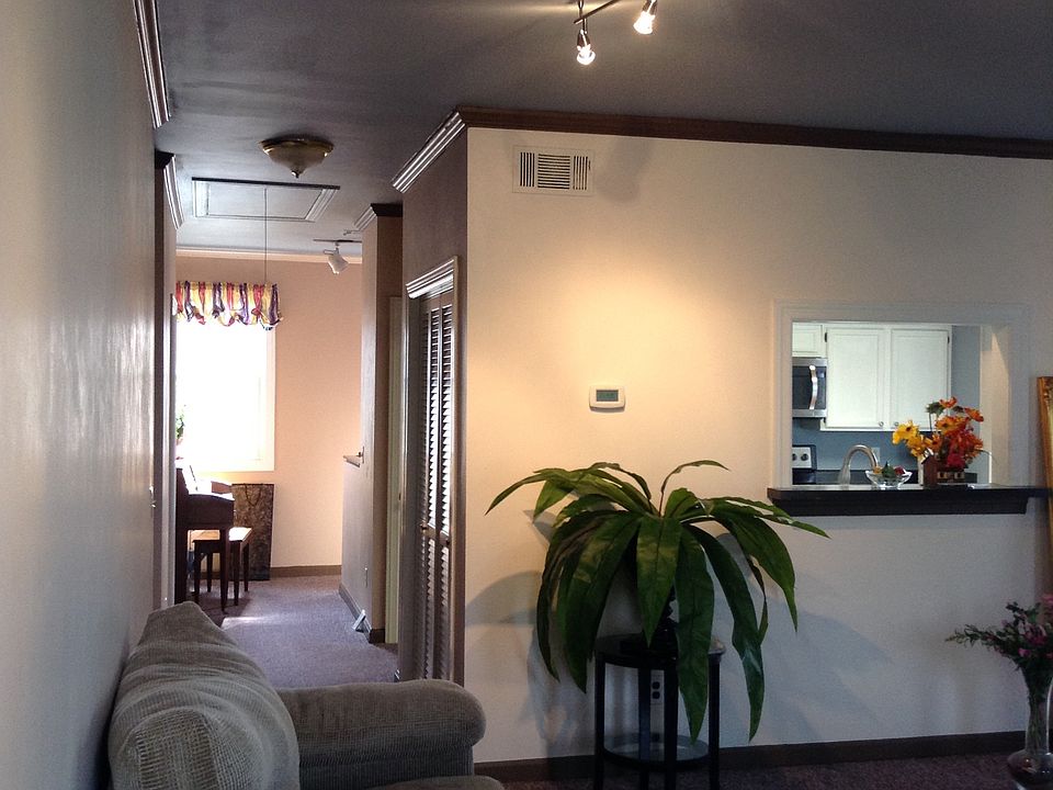 Hallway to living room.