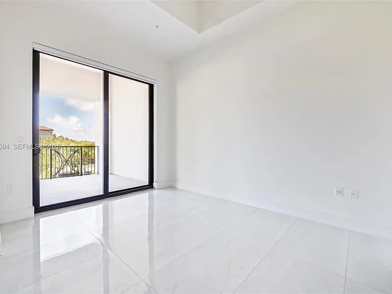 301 Altara Ave — Photo 7