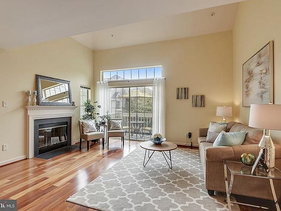 2nd image of 5903 Barbados Pl APT 201